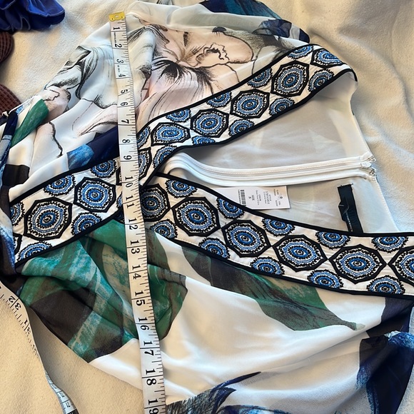 Dress - Picture 4 of 12